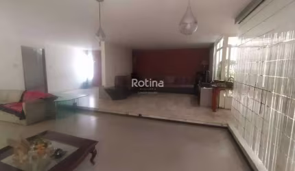 Casa para alugar, 5 quartos, Centro - Uberlândia/MG - Rotina Imobiliária