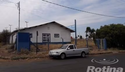 Área para alugar, Umuarama - Uberlândia/MG - Rotina Imobiliária
