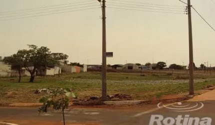 Área para alugar, Brasil - Uberlândia/MG - Rotina Imobiliária