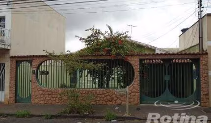 Casa para alugar, 3 quartos, Nossa Senhora Aparecida - Uberlândia/MG - Rotina Imobiliária