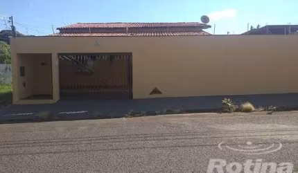 Casa para alugar, 3 quartos, Santa Mônica - Uberlândia/MG - Rotina Imobiliária