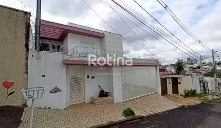 Casa para alugar, 3 quartos, Vigilato Pereira - Uberlândia/MG - Rotina Imobiliária