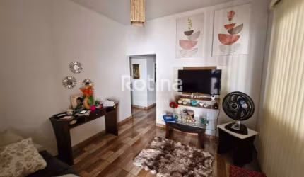 Casa para alugar, 3 quartos, Jardim Patrícia - Uberlândia/MG - Rotina Imobiliária