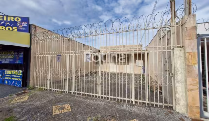 Casa para alugar, 3 quartos, Nossa Senhora Aparecida - Uberlândia/MG - Rotina Imobiliária