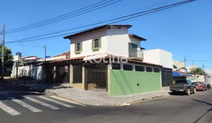 Casa para alugar, 3 quartos, Martins - Uberlândia/MG - Rotina Imobiliária