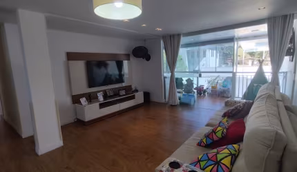 Casa Duplex com Lazer Completo em Condomínio Verde