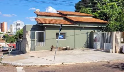 Casa comercial com 7 salas para aluguel no bairro Araés - Cuiabá - MT