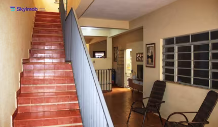 Casa ampla á venda no bairro Centro Sul - Potencial para casa comercial