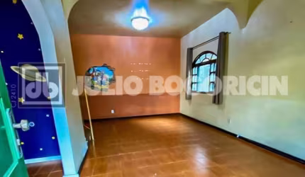 Casa com 4 quartos à venda na Rua Barão de Cotegipe, Vila Isabel, Rio de Janeiro, 213 m2 por R$ 760.000