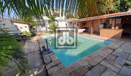 Casa em condomínio fechado com 3 quartos à venda na Rua Brigadeiro Newton Braga, Freguesia (Ilha do Governador), Rio de Janeiro, 450 m2 por R$ 850.000