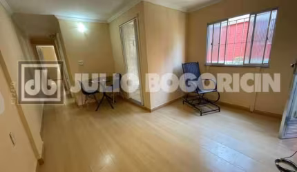 Apartamento com 2 quartos à venda na Rua Entremontes, Praia da Bandeira, Rio de Janeiro, 47 m2 por R$ 199.999