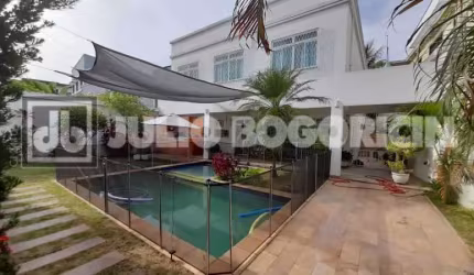 Casa com 4 quartos à venda na Rua Dom Emanuel Gomes, Jardim Guanabara, Rio de Janeiro, 260 m2 por R$ 2.550.000