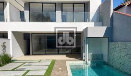 Casa em condomínio fechado com 5 quartos à venda na Rua Mário Albuquerque, Barra da Tijuca, Rio de Janeiro, 380 m2 por R$ 3.790.000