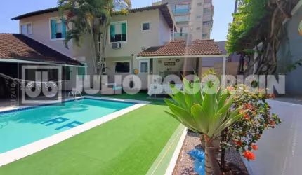 Casa com 3 quartos à venda na Rua Professor Manuel Lima, Freguesia (Jacarepaguá), Rio de Janeiro, 236 m2 por R$ 1.090.000
