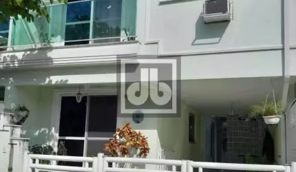 Casa em condomínio fechado com 3 quartos à venda na Estrada Curumau, Taquara, Rio de Janeiro, 107 m2 por R$ 690.000