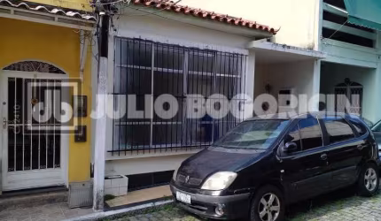 Casa em condomínio fechado com 3 quartos à venda na Rua Cândido Benício, Campinho, Rio de Janeiro, 67 m2 por R$ 230.000