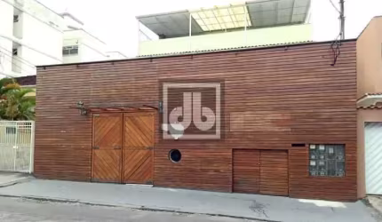 Casa em condomínio fechado com 7 quartos à venda na Rua Coronel Tedim, Pechincha, Rio de Janeiro, 937 m2 por R$ 950.000