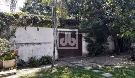 Casa em condomínio fechado com 3 quartos à venda na Estrada Caribu, Freguesia (Jacarepaguá), Rio de Janeiro, 360 m2 por R$ 800.000