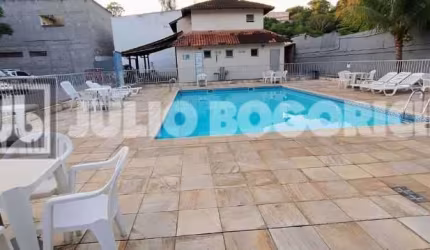 Apartamento com 2 quartos à venda na Rua Godofredo Viana, Taquara, Rio de Janeiro, 59 m2 por R$ 220.000