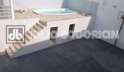 Casa em condomínio fechado com 6 quartos à venda na Rua Dona Flor, Anil, Rio de Janeiro, 389 m2 por R$ 950.000