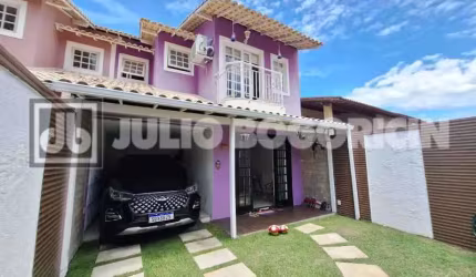 Casa em condomínio fechado com 3 quartos à venda na Rua Maria Magalhães Pinto, Pechincha, Rio de Janeiro, 127 m2 por R$ 695.000