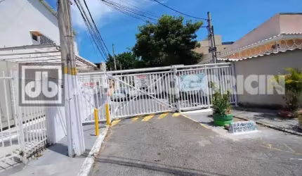Casa em condomínio fechado com 5 quartos à venda na Rua Padre Butinha, Taquara, Rio de Janeiro, 386 m2 por R$ 620.000