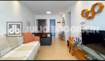 Apartamento com 2 quartos à venda na Rua Marquês de Jacarepaguá, Pechincha, Rio de Janeiro, 65 m2 por R$ 290.000