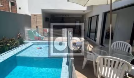 Casa em condomínio fechado com 4 quartos à venda na Estrada Vereador Alceu de Carvalho, Vargem Grande, Rio de Janeiro, 370 m2 por R$ 2.900.000