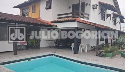 Casa em condomínio fechado com 5 quartos à venda na Rua Bento Fernandes Ribeiro, Recreio dos Bandeirantes, Rio de Janeiro, 465 m2 por R$ 2.600.000
