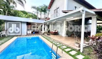 Casa em condomínio fechado com 4 quartos à venda na Estrada dos Bandeirantes, Vargem Grande, Rio de Janeiro, 280 m2 por R$ 1.900.000
