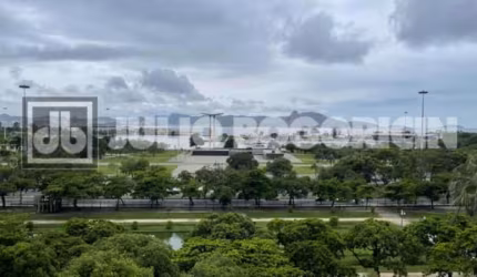 Apartamento à venda na Avenida Augusto Severo, Glória, Rio de Janeiro, 33 m2 por R$ 330.000