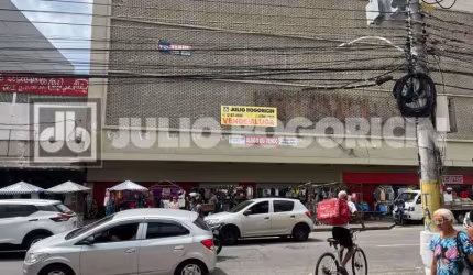 Ponto comercial à venda na Estrada do Portela, Madureira, Rio de Janeiro, 3 m2 por R$ 30.000.000