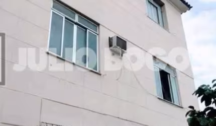 Apartamento com 2 quartos à venda na Rua Albano Fragoso, Inhaúma, Rio de Janeiro por R$ 200.000