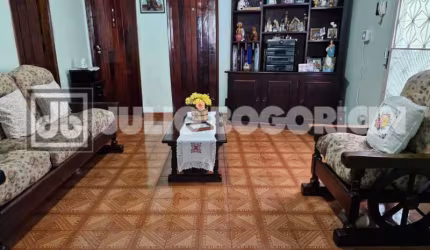Casa com 3 quartos à venda na Rua Miguel Ângelo, Cachambi, Rio de Janeiro, 292 m2 por R$ 500.000