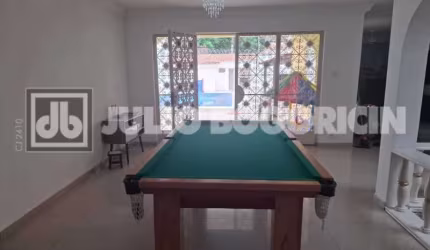 Casa com 3 quartos à venda na Rua Jorge Maurício Chometon, Piedade, Rio de Janeiro, 360 m2 por R$ 650.000