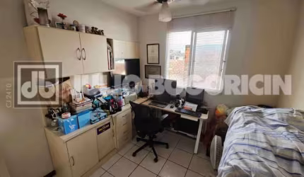 Apartamento com 3 quartos à venda na Rua Miguel Ângelo, Cachambi, Rio de Janeiro por R$ 320.000