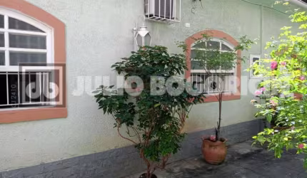 Casa em condomínio fechado com 3 quartos para alugar na Rua Coração de Maria, Méier, Rio de Janeiro, 100 m2 por R$ 2.500