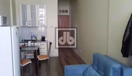 Kitnet / Stúdio à venda na Avenida Ernani do Amaral Peixoto, Centro, Niterói, 34 m2 por R$ 180.000