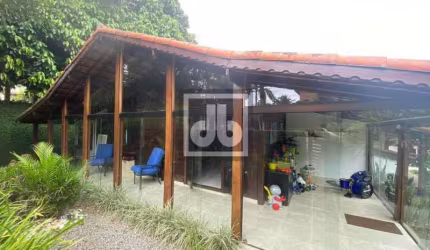 Casa em condomínio fechado com 3 quartos à venda na Estrada Monan Grande, Badu, Niterói, 475 m2 por R$ 900.000