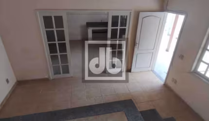 Casa com 3 quartos à venda na Rua Alberto Santos de Carvalho, Porto Novo, São Gonçalo, 360 m2 por R$ 300.000