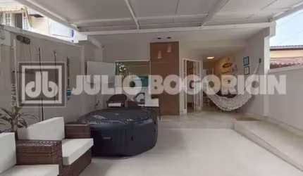 Casa com 3 quartos à venda na Rua Edson Zuzart Jr, Maravista, Niterói, 180 m2 por R$ 890.000