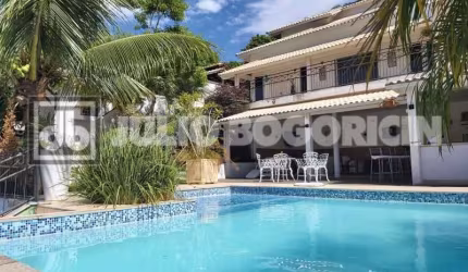 Casa em condomínio fechado com 4 quartos à venda na Estrada Caetano Monteiro, Badu, Niterói, 550 m2 por R$ 1.630.000