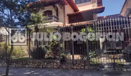 Casa com 6 quartos à venda na Rua Araribóia, São Francisco, Niterói por R$ 3.000.000