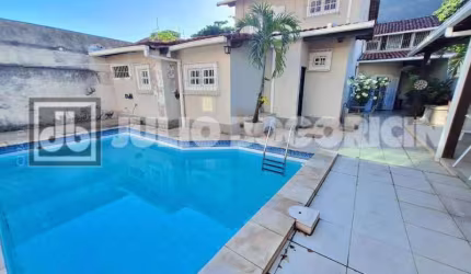 Casa com 5 quartos à venda na Rua Timbiras, São Francisco, Niterói, 104 m2 por R$ 1.300.000