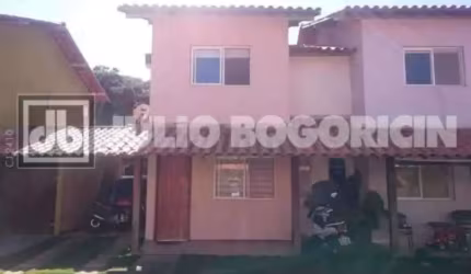 Casa em condomínio fechado com 2 quartos à venda na Rua das Madressilvas, Barroco (Itaipuaçu), Maricá, 133 m2 por R$ 300.000