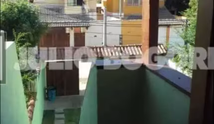 Casa com 2 quartos à venda na Rua João Cabete, Serra Grande, Niterói, 80 m2 por R$ 300.000