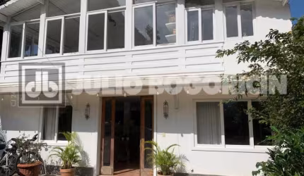 LINDA CASA COM 5 SUÍTES NA BARRINHA!