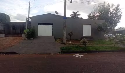 Casa com 3 dormitorios e sala comercial de 60m2 -  Bairro Periollo