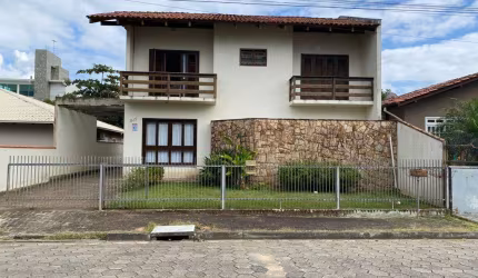 Casa para Venda em São Francisco do Sul, Itaguaçu, 3 dormitórios, 1 suíte, 2 banheiros, 3 vagas