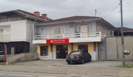 Comercial para Venda em Joinville, Fátima, 2 dormitórios, 1 suíte, 4 banheiros, 3 vagas